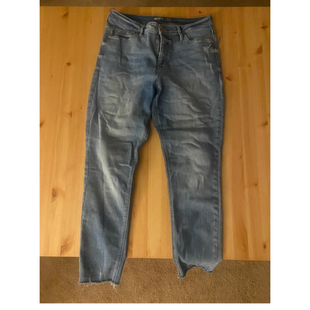Old Navy Rockstar super high rise skinny jeans